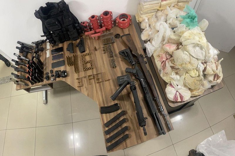 PM vai investigar denúncia de violência doméstica e encontra R$ 3 milhões em drogas em 'casa bomba'