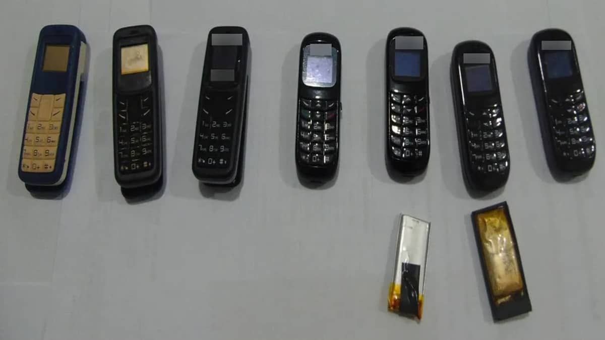 Preso fica um mês com celular no estômago em Bauru (SP)