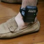 Jovem condenado por ameaçar a ex passa a usar tornozeleira eletrônica em SP 