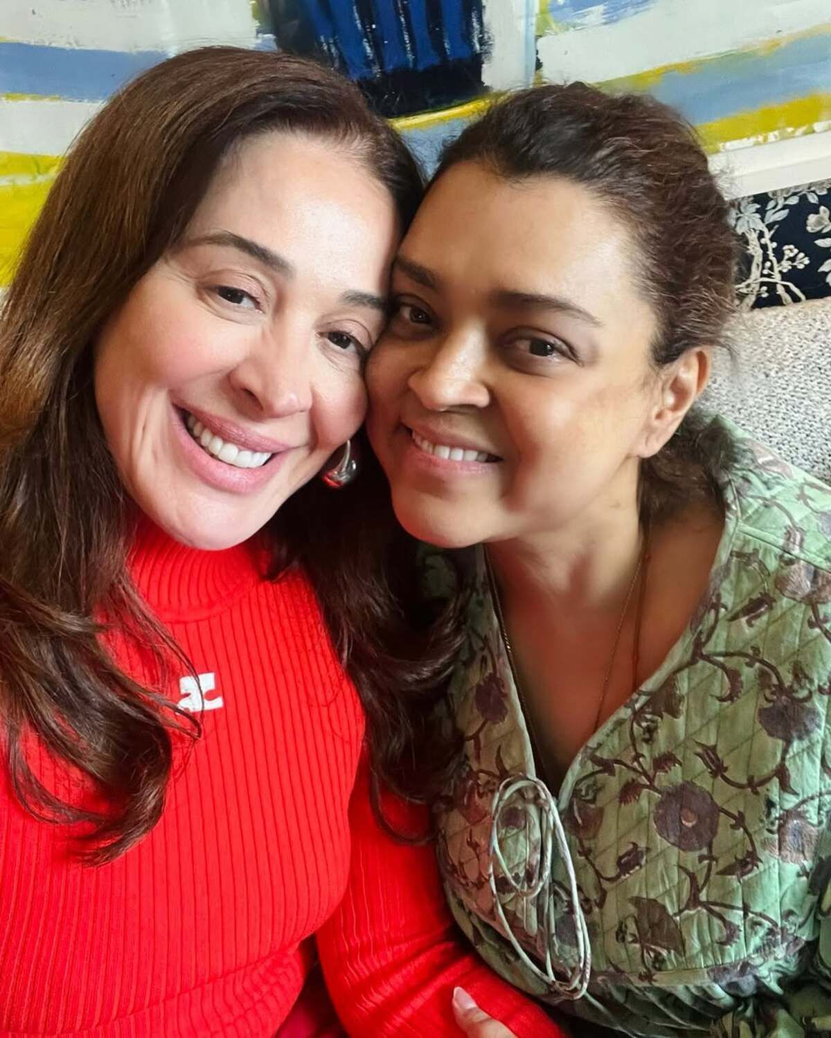 Preta Gil aparece ao lado de Claudia Raia nos EUA, onde trata o câncer