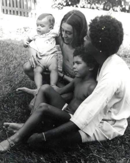 Preta e Pedro são filhos de Sandra e Gil