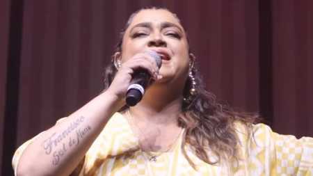 Preta Gil em primeira apresentação após tratamento de câncer