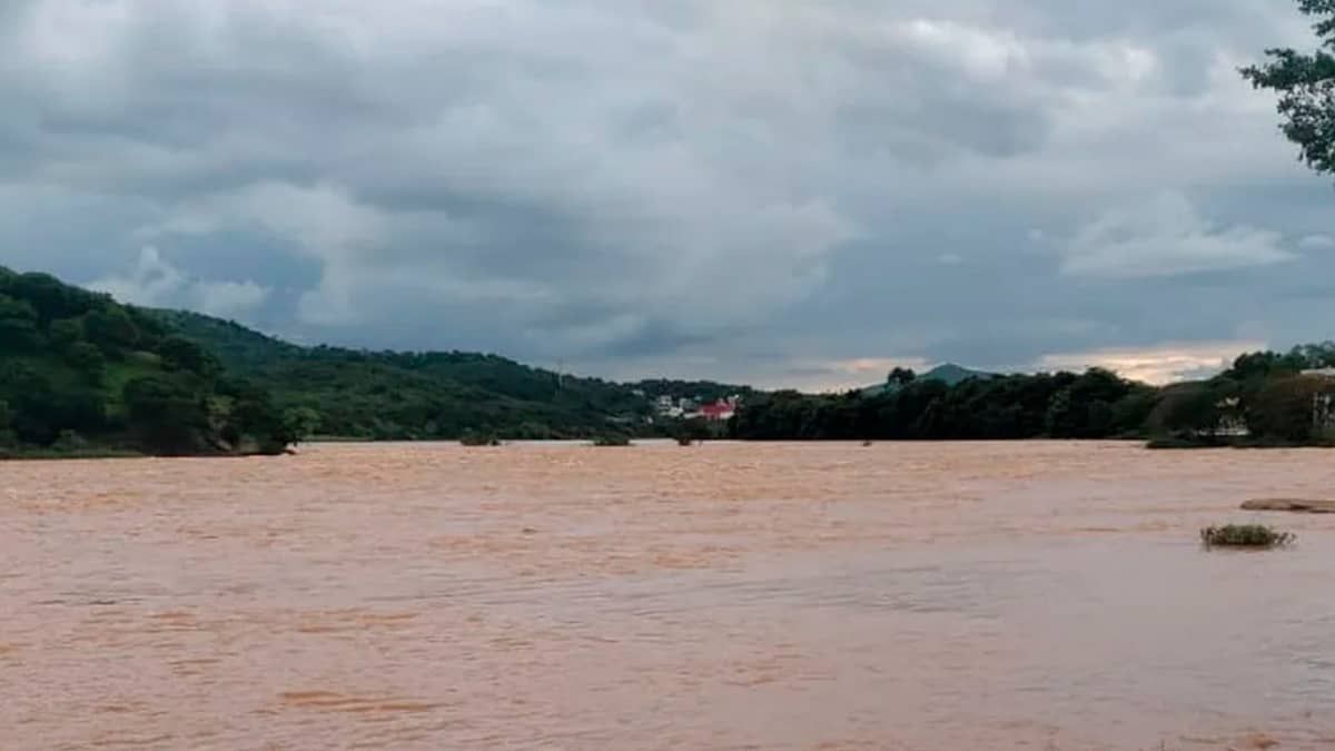 Vídeo: Rio Doce transborda em Governador Valadares e população fica em alerta 