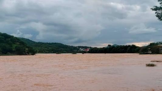 Previsão da Defesa Civil é de que o nível do rio chegue a 3,60 m nesta segunda-feira (9)