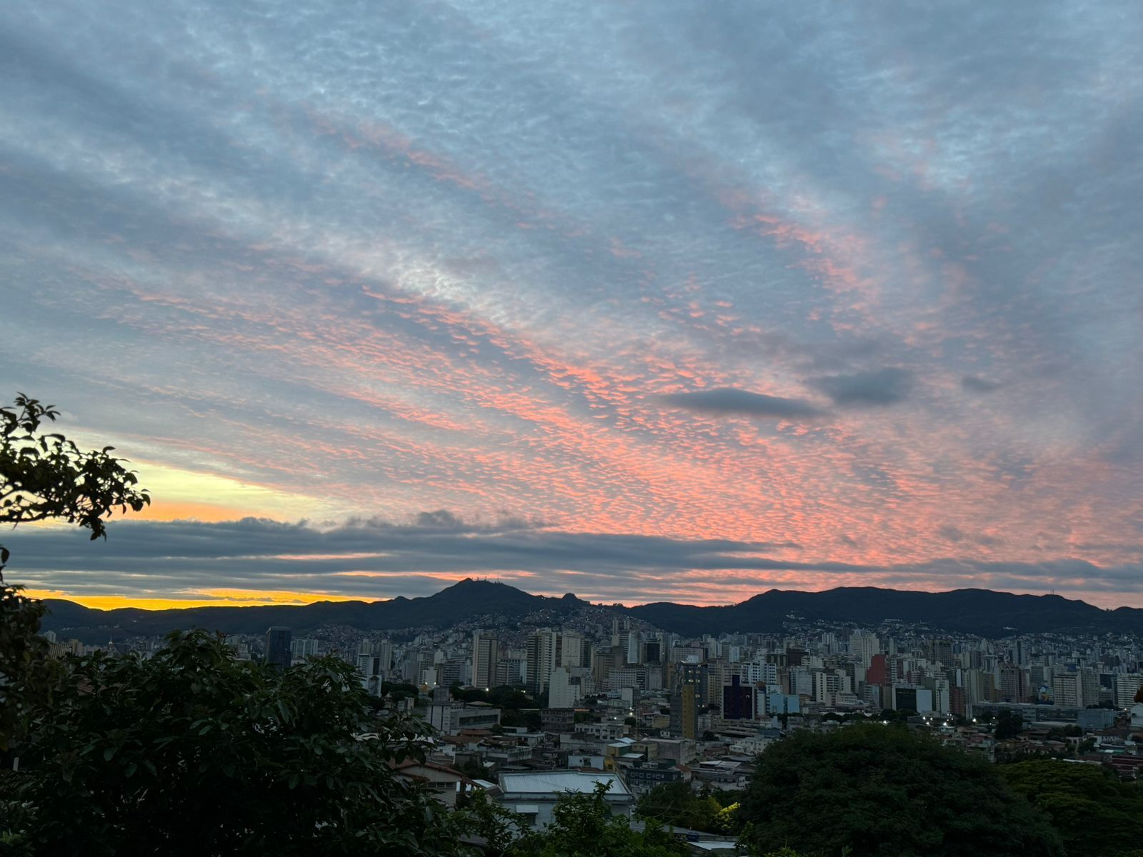 Temperatura cai e a mínima chega a 16ºC em BH neste domingo (24)