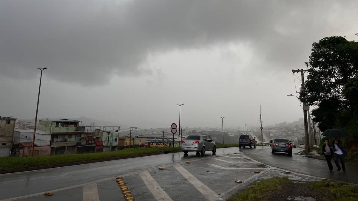 Inmet emite alerta de 'perigo' para chuvas intensas em mais de 230 cidades de MG