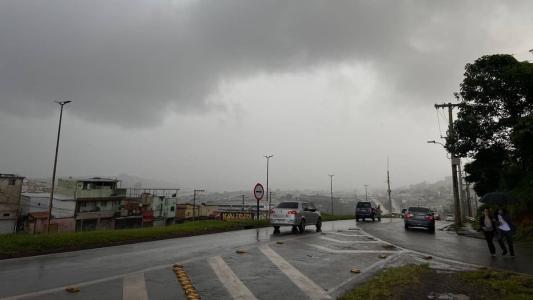 Previsão do tempo: Minas está sob alerta de temporais nesta segunda-feira