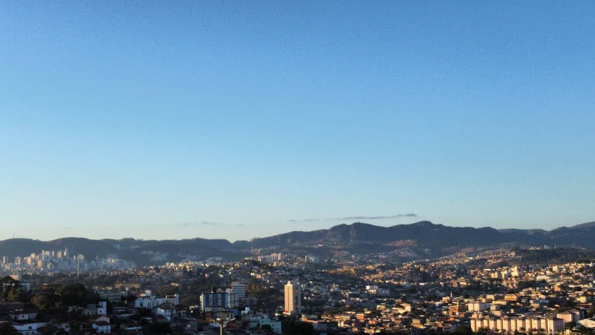 Previsão do tempo: sábado será de céu claro com baixa umidade e calor em Belo Horizonte  