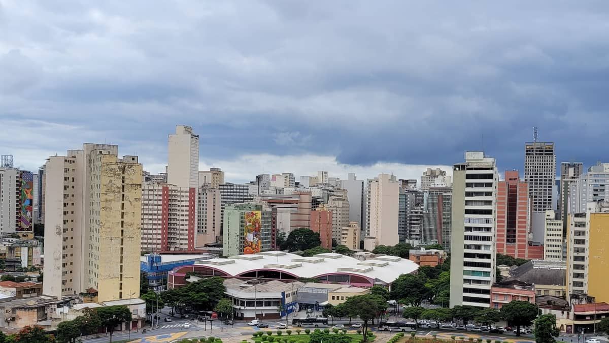 Previsão do tempo em BH: sábado tem possibilidade de pancadas de chuva 