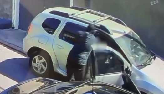 Prima de policial é baleada com 13 tiros em tentativa de homicídio na porta de casa no RJ.