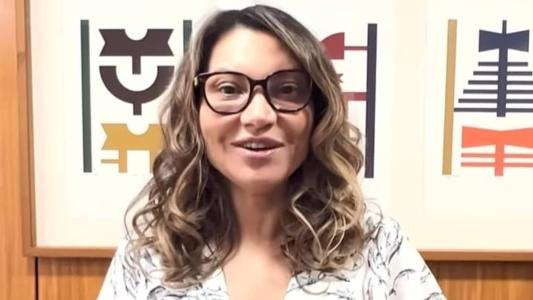 Primeira-dama Janja desembarcou ao lado do presidente Lula em Portugal nesta sexta-feira (21)