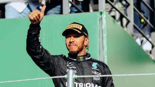 Primeira Mercedes de Lewis Hamilton é leiloada
