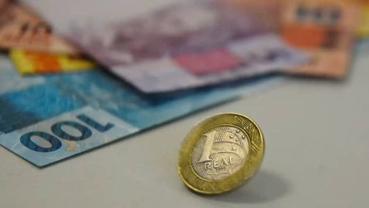 Primeira parcela do 13º deve ser paga até o fim de novembro