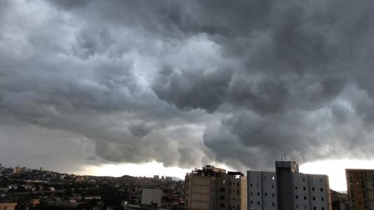 Primeira quinzena de novembro registra chuva acima da média em BH