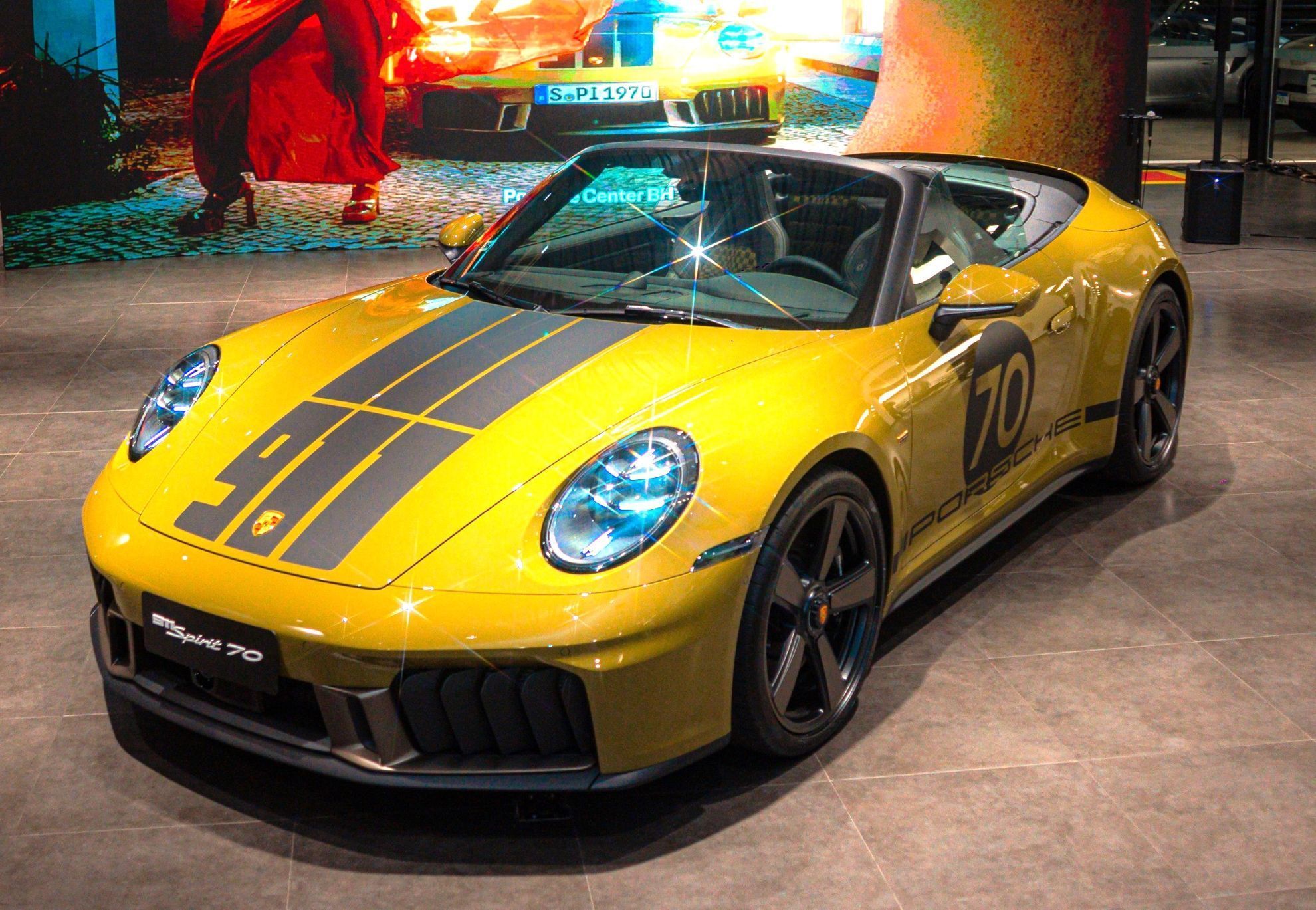 Primeiro Porsche 911 Spirit 70 de Minas chega a BH combinando estilo retrô e motor híbrido