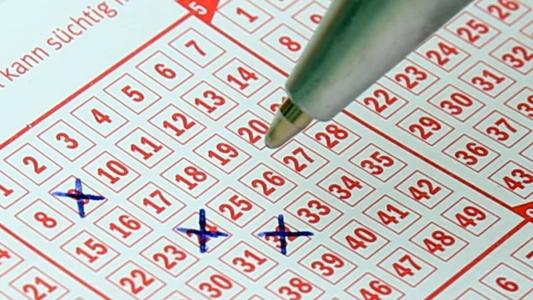 Principal loteria americana está acumulada em mais de R$ 7 bi
