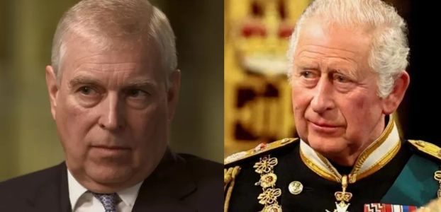 Foto mostra o príncipe Andrew e o Rei Charles III