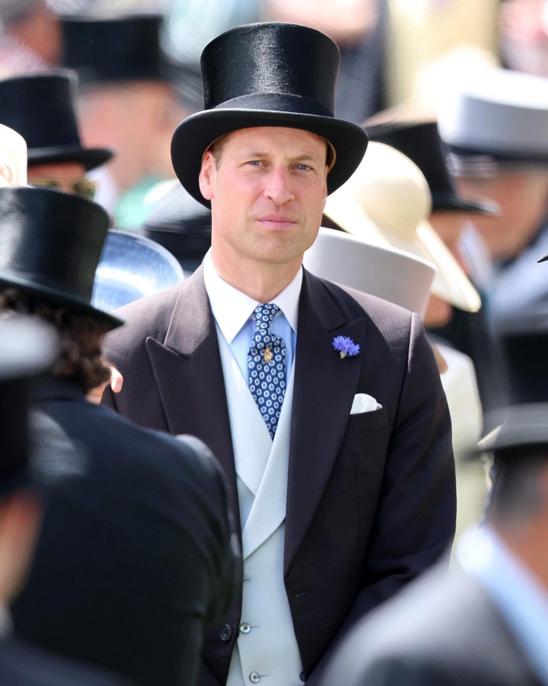 Com câncer, rei Charles compartilha foto inédita com príncipe William para marcar dia especial