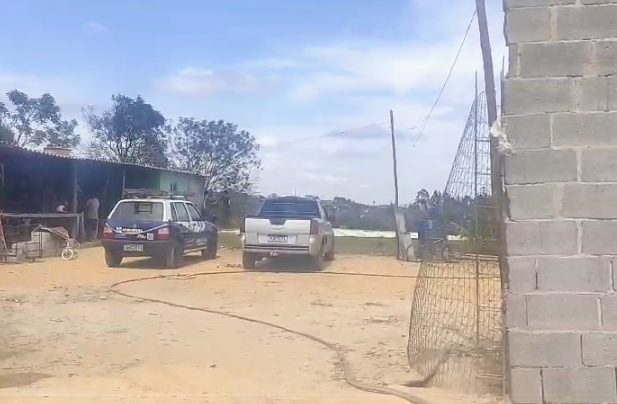 Mulher é morta a tiros em ponto de ônibus na Grande BH: 'Eram amigas, se ajudavam'