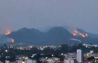 Incêndio consome área equivalente a mais de mil campos de futebol na Serra de São José