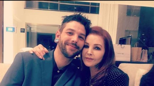Priscilla Presley e o filho, Navarone Garibaldi