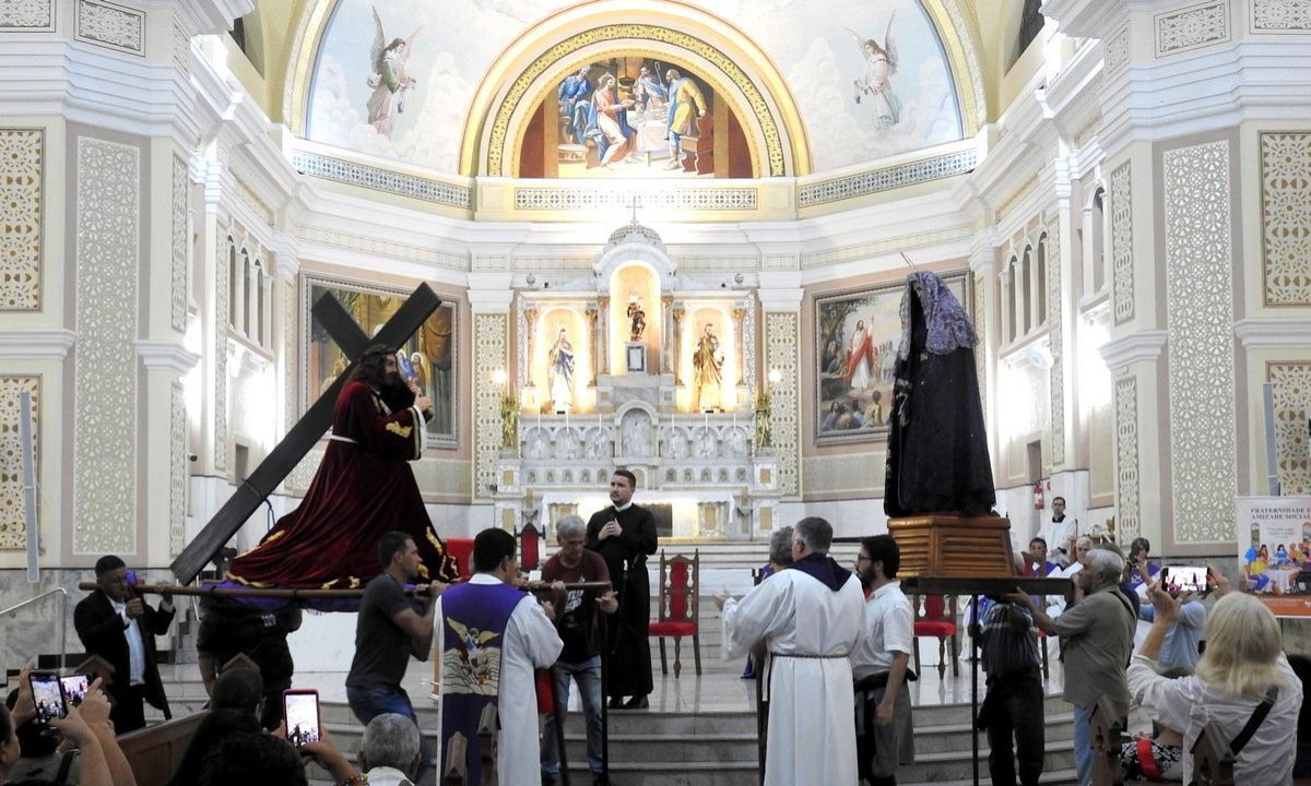 Terça-feira Santa recorda encontro de Jesus e Maria no caminho do Calvário