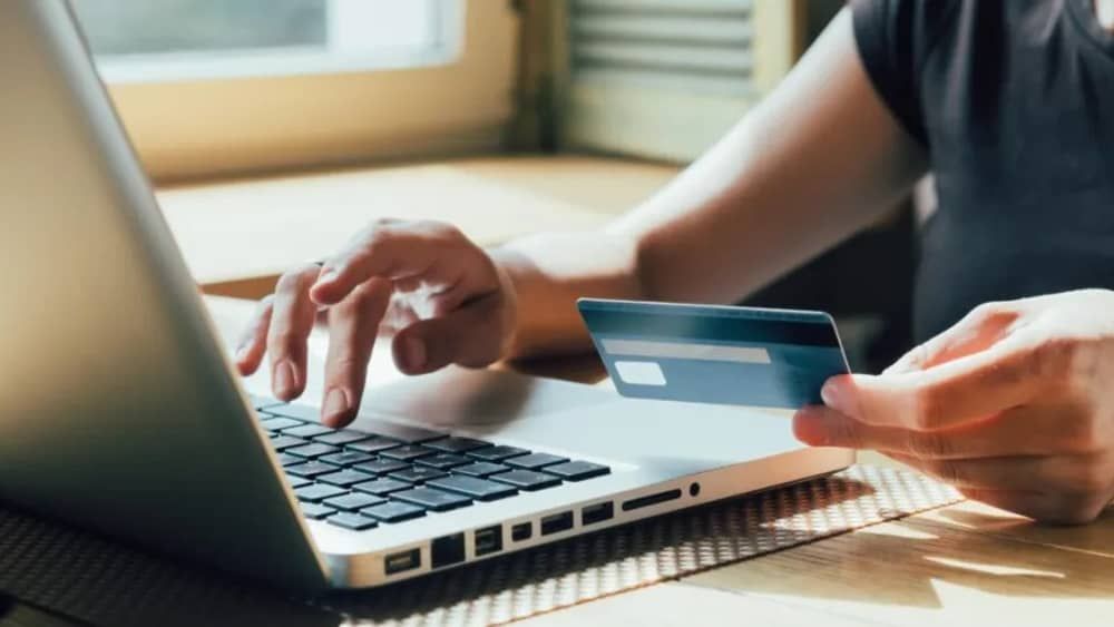 Black Friday: Procon-SP lista 13 sites em funcionamento que devem ser evitados 