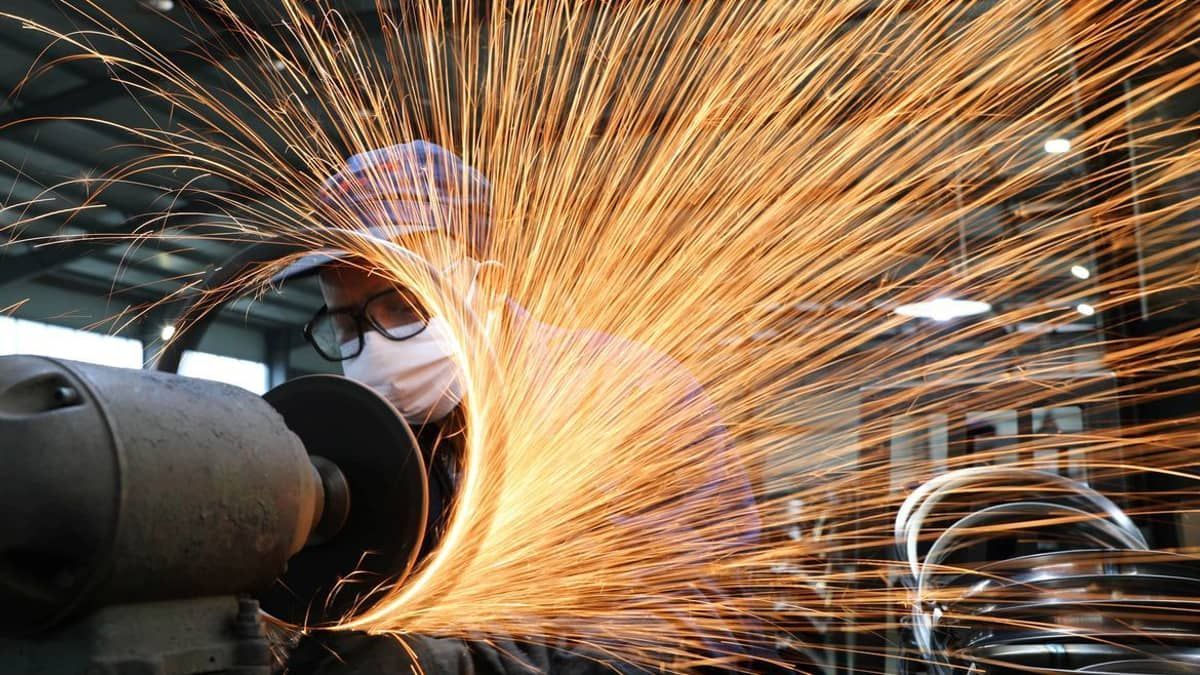 Produção industrial registra queda de 0,6% em abril, informa IBGE