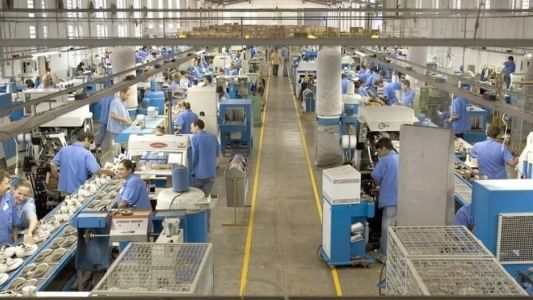 Produção industrial sobe 0,3% em relação a abril