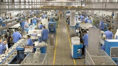 Produção industrial sobe 0,3% em relação a abril