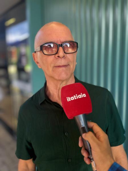 Foto mostra o Professor Élcio Lucas concedendo entrevista à Itatiaia