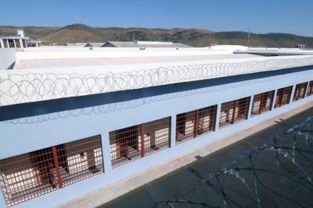 Professora é flagrada em relação sexual com preso dentro de penitenciária em MG