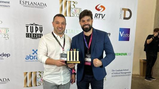 Profissional da área com atuação há mais de duas décadas, Leandro Grôppo foi o coordenador-geral da Comunicação das campanhas vitoriosas de Romeu Zema em 2018 e 2022