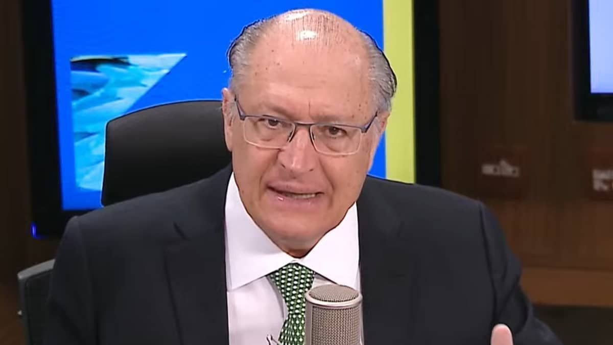 Programa de automóveis foi o que levou Brasil à deflação, diz Alckmin