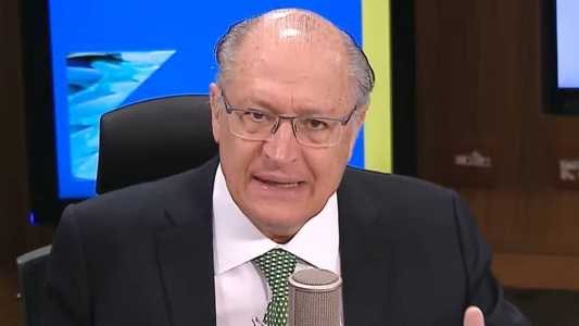 Programa de automóveis foi o que levou Brasil à deflação, diz Alckmin.