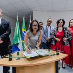 Ministra fala em popularização da ciência durante lançamento de programa em Betim