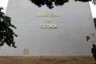 Governo prevê resultado fiscal pior em 2026 e eleva estimativa de rombo nas contas