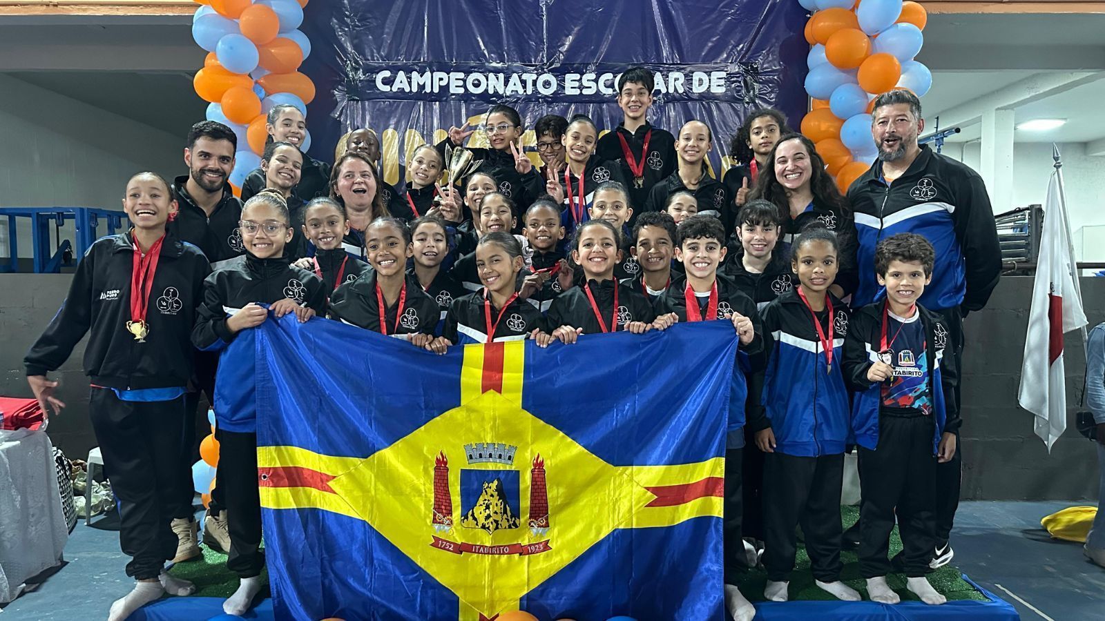 Equipe de Ginástica de Itabirito conquista 15 medalhas e dois troféus em torneio estadual