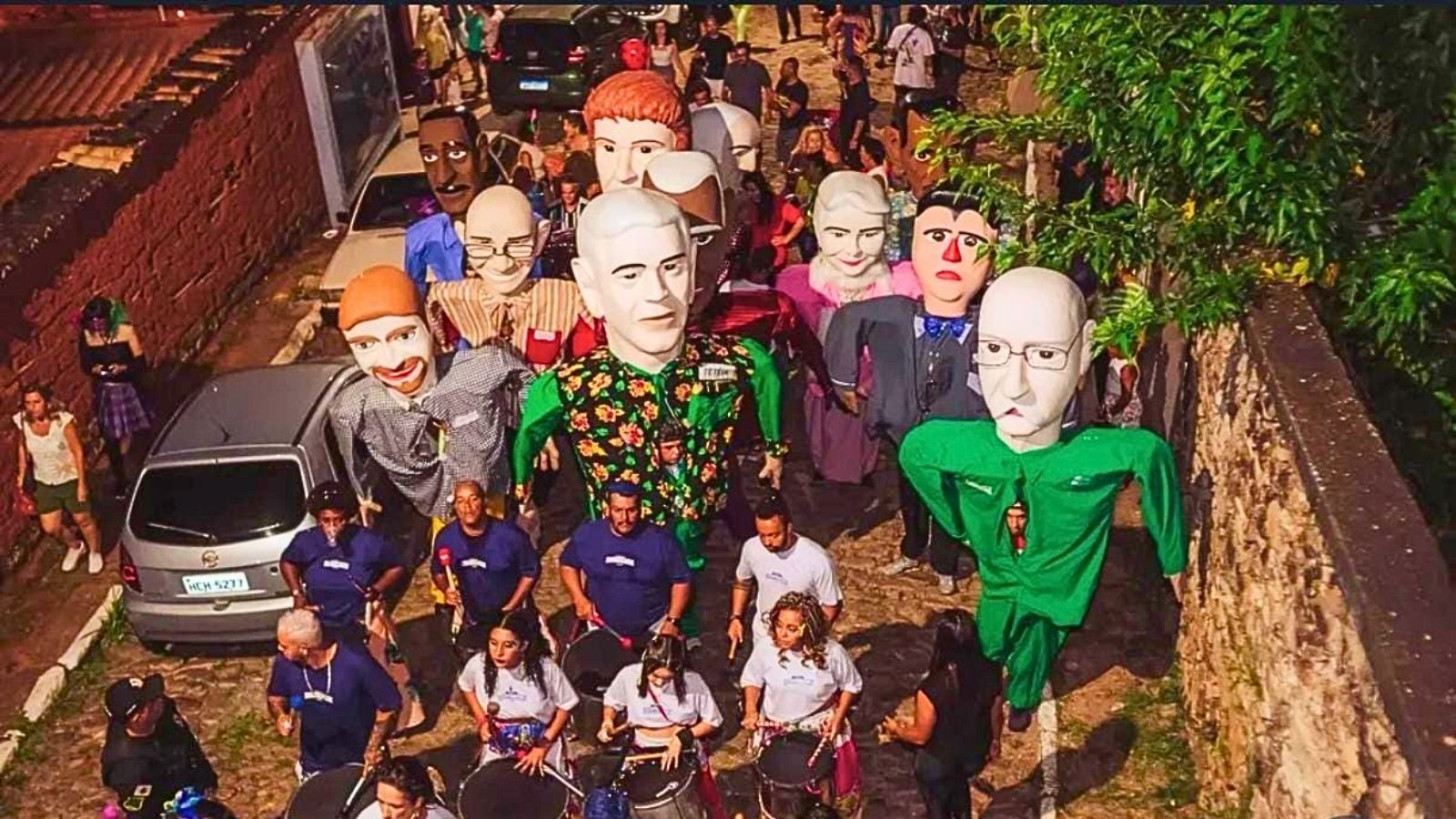 Sábado de Carnaval em Itabirito tem Zé Pereira, blocos sonorizados e trio elétrico no Circuito Central