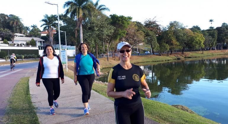 Como emagrecer com caminhada? Pesquisa identifica forma de queimar mais calorias na atividade