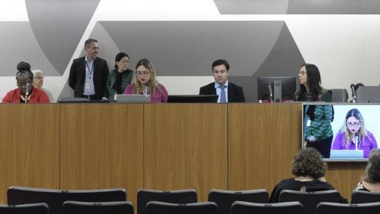 Projeto de lei foi aprovado em reunião da Comissão de Educação nesta terça-feira (16)