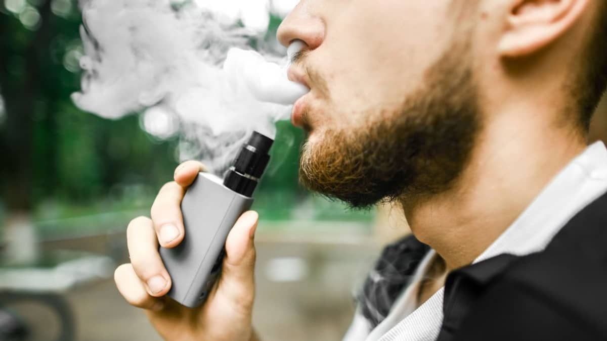 Risco à saúde: OMS pede mais controle sobre cigarros eletrônicos