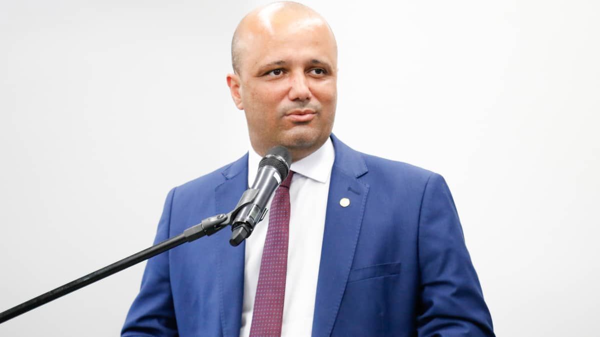 Projeto de deputado bolsonarista quer anistiar quem bloqueou rodovias e pediu golpe em quartéis