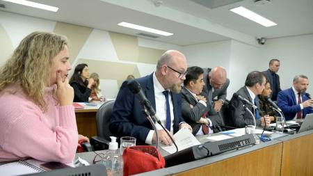 Projeto foi analisado na Comissão de Administração Pública na tarde desta terça-feira (20)