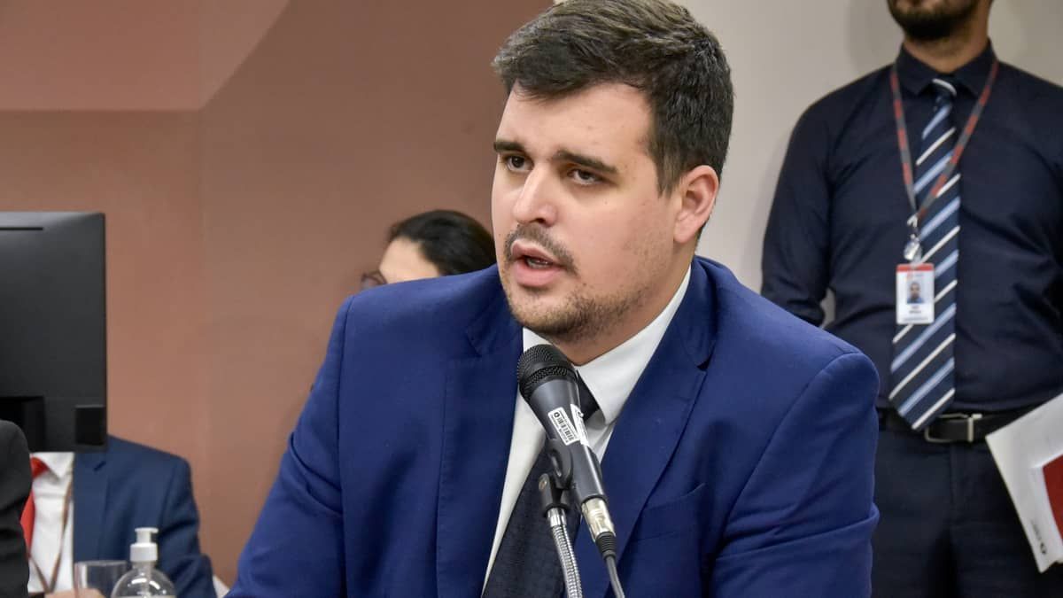 Deputados aprovam veto a tomadas elétricas em presídios de Minas