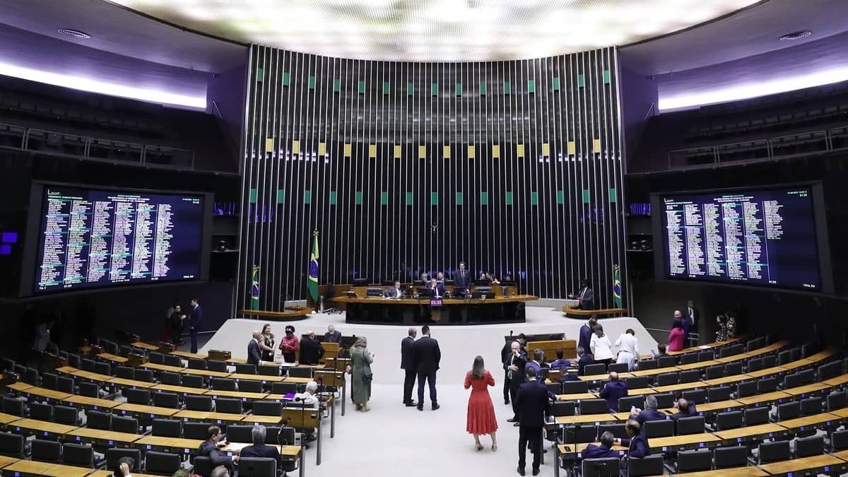 Câmara aprova selo para identificar estabelecimentos com protocolo para conter violências contra a mulher