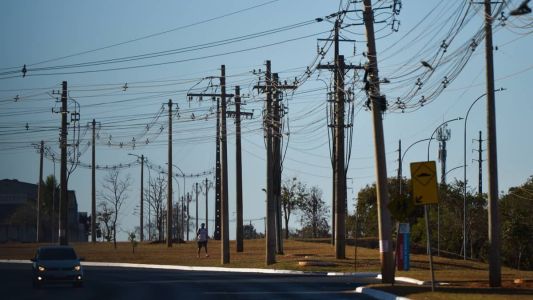 Projeto prevê aumentar punição para quem roubar fios de transmissão de energia e de telefonia
