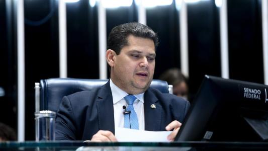 Projeto que altera Constituição é de autoria do ex-presidente do Senado, Davi Alcolumbre (União-AP)