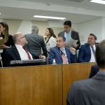 Base de Zema corre para aprovar projeto que aumenta ICMS para bens supérfluos