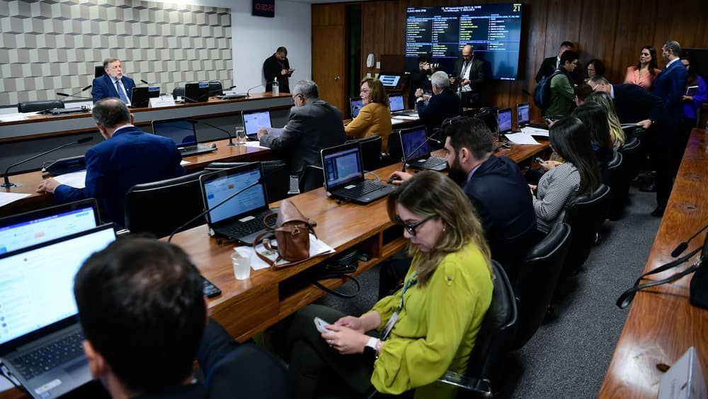 Projeto que prevê perdão de R$ 11 bi em dívidas do Fies será analisado no Senado
